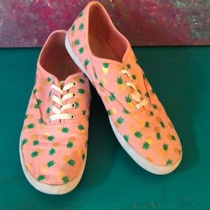 American Eagle Sneakers w/Pineapples youth SZ 4